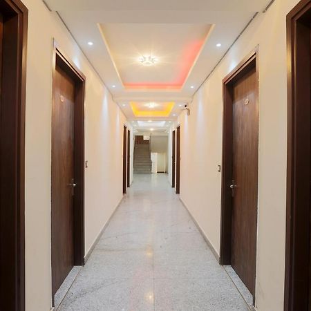 Hotel Red Velvet At Delhi Airport ニューデリー エクステリア 写真