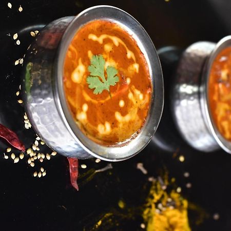 Hotel Red Velvet At Delhi Airport ニューデリー エクステリア 写真